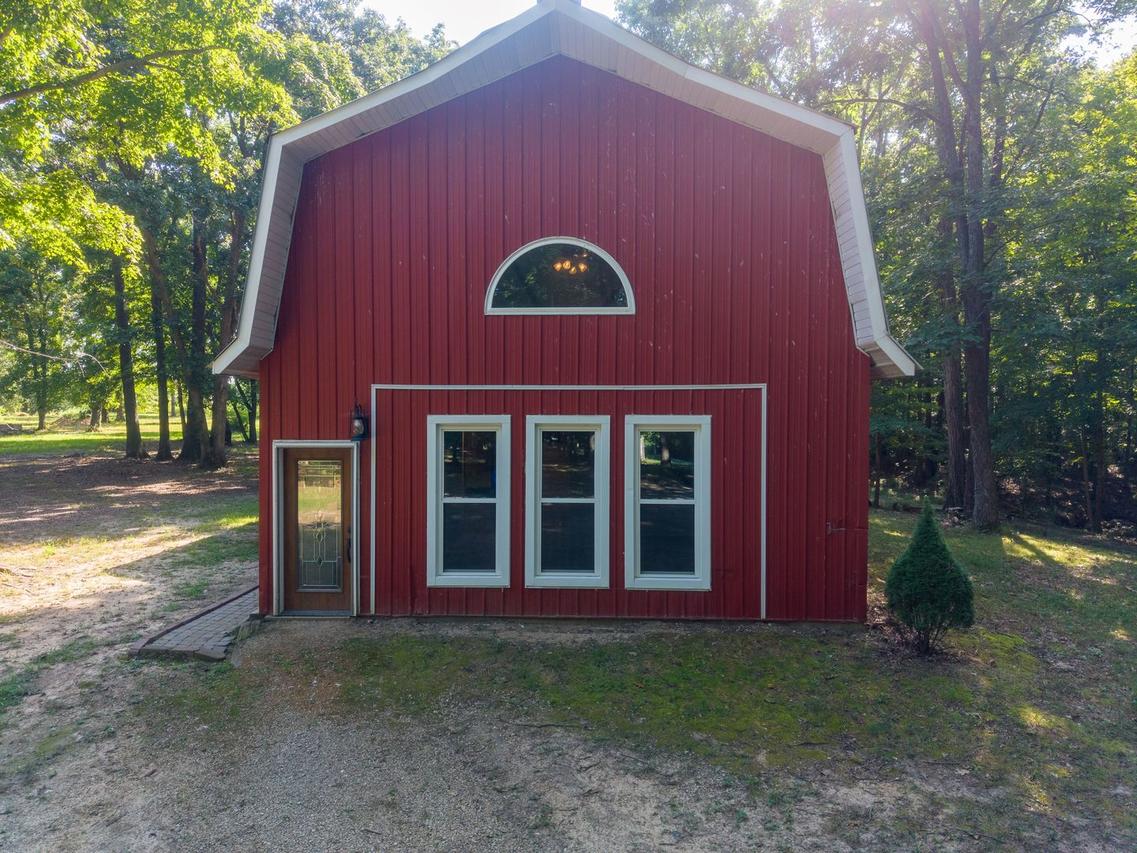 6600 Marshall Creek Rd., Patoka, IL 62875