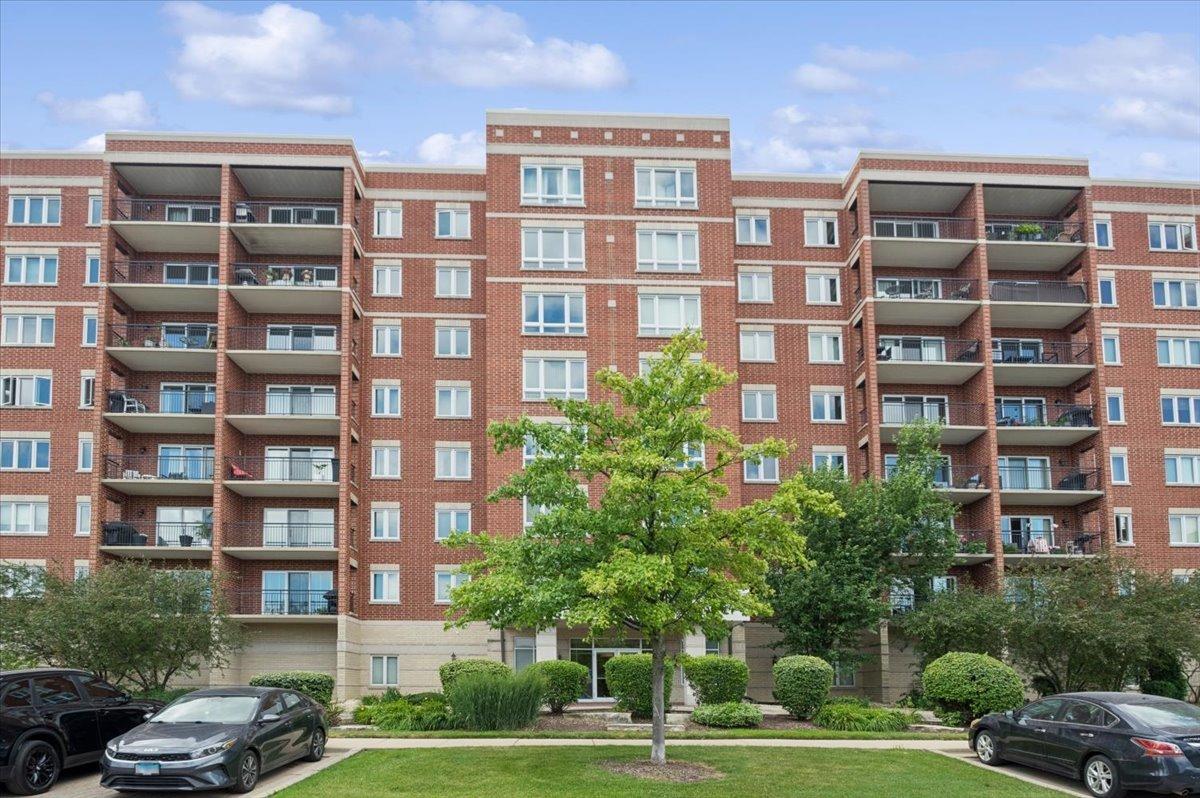 5555 N Cumberland Ave. #710, Chicago, IL 60656