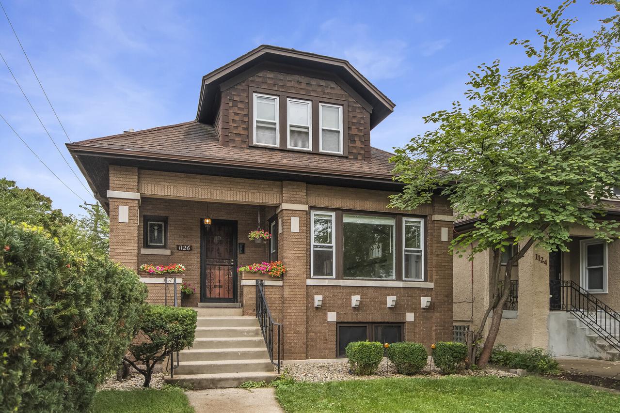 1126 N Humphrey Ave., Oak Park, IL 60302