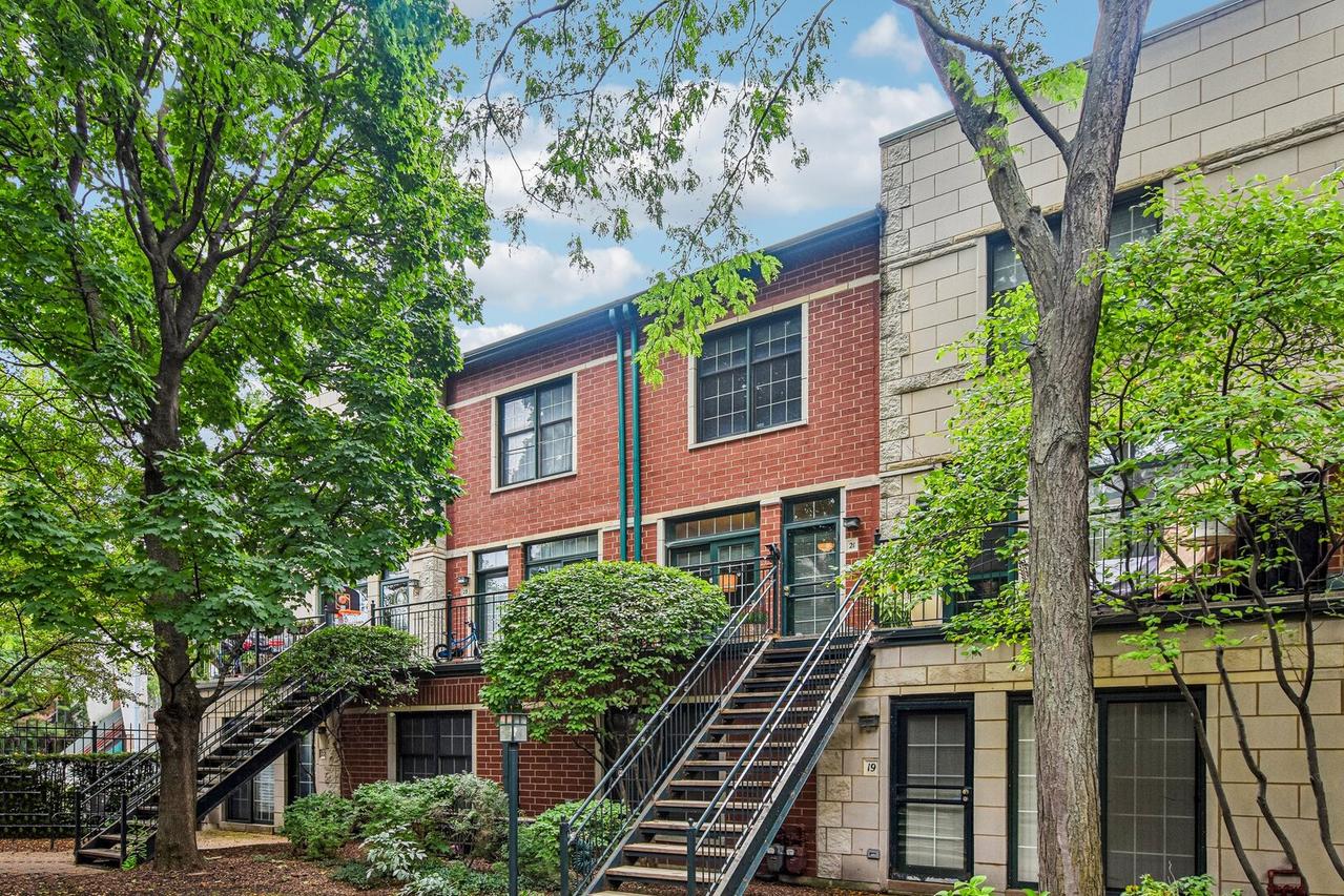 1813 S Clark St. #21, Chicago, IL 60616
