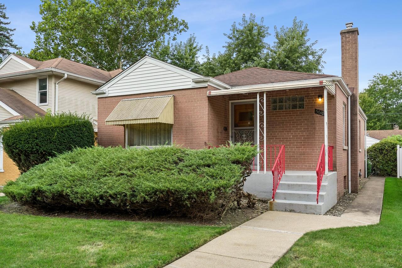 5618 N Kenneth Ave., Chicago, IL 60646