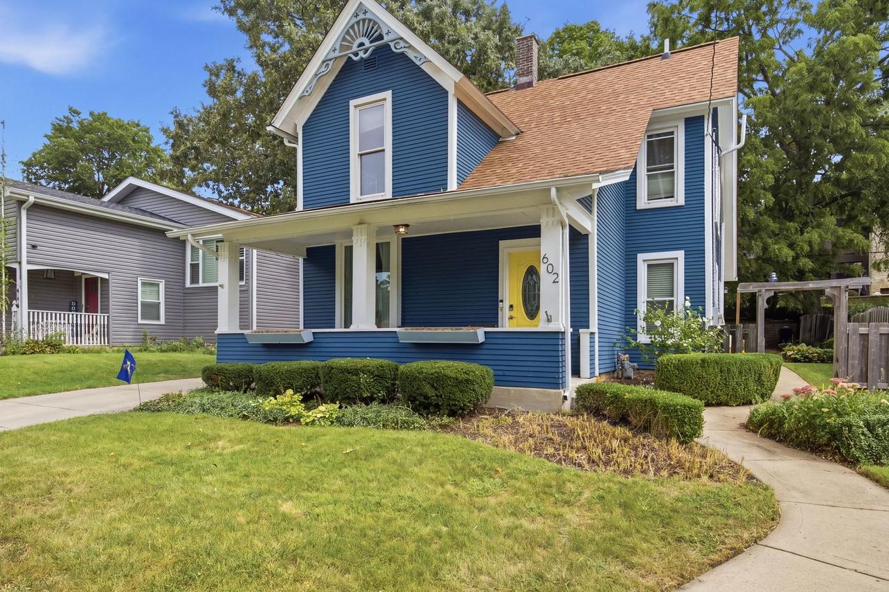 602 S 5th Ave., St. Charles, IL 60174
