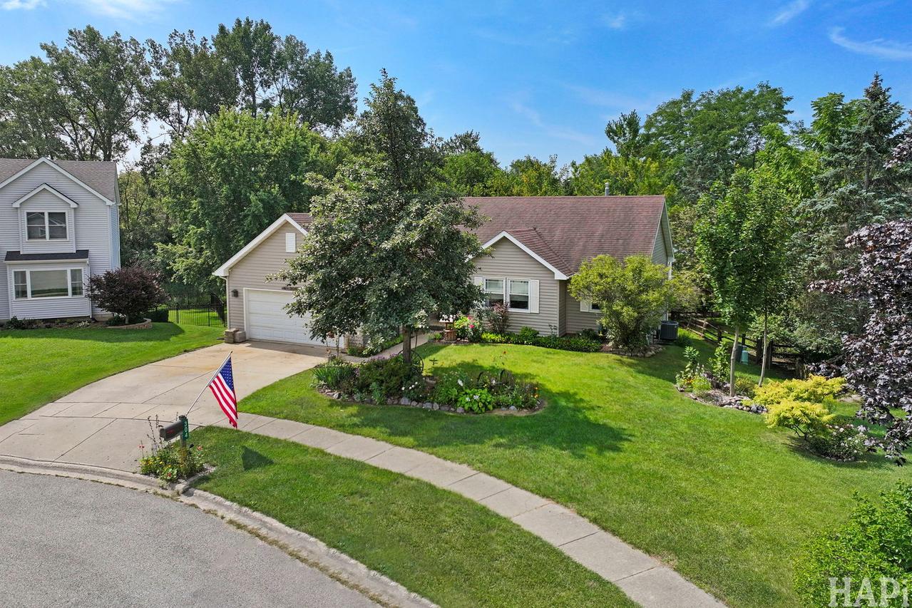 304 Hawthorne Ct., Antioch, IL 60002