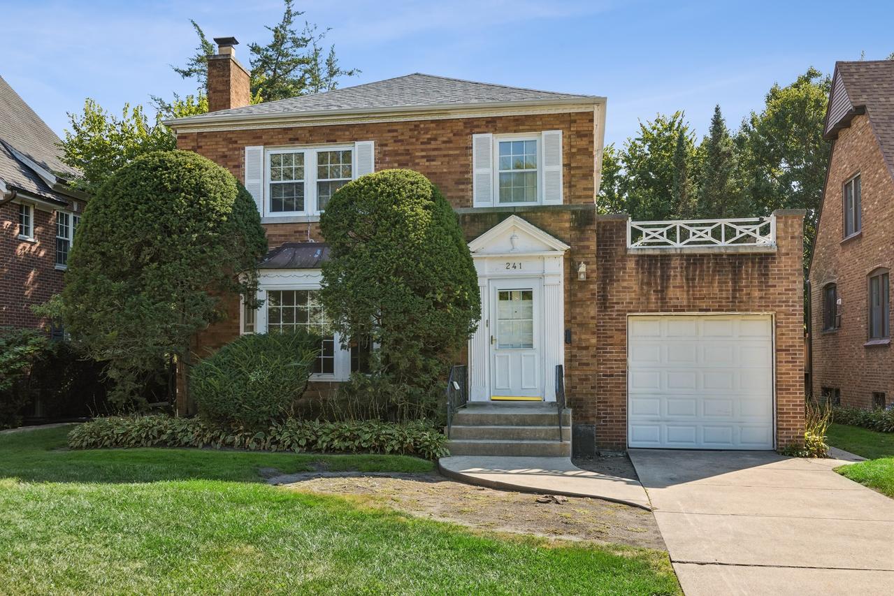 241 Southcote Rd., Riverside, IL 60546