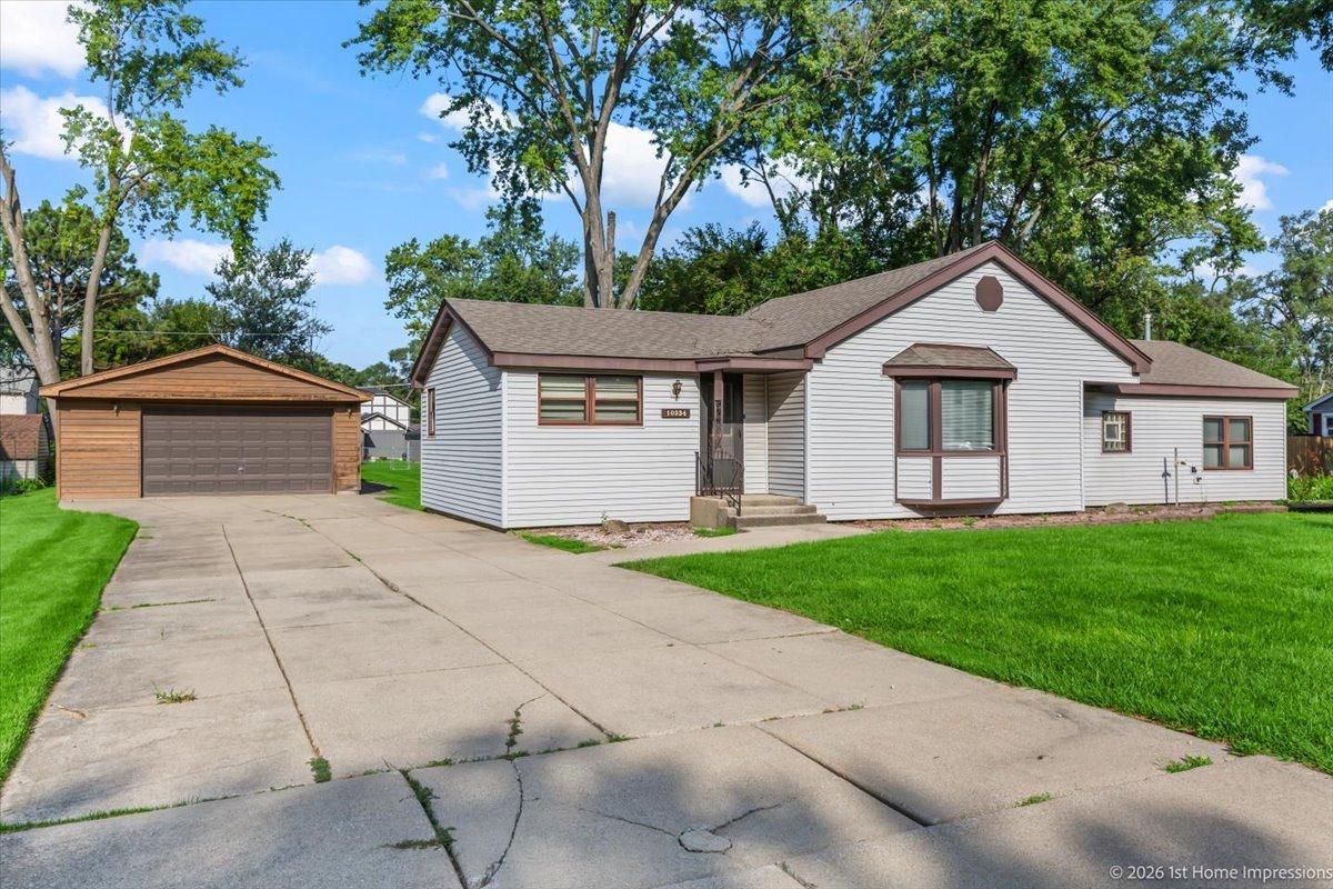 10334 S 74th Ave., Palos Hills, IL 60465