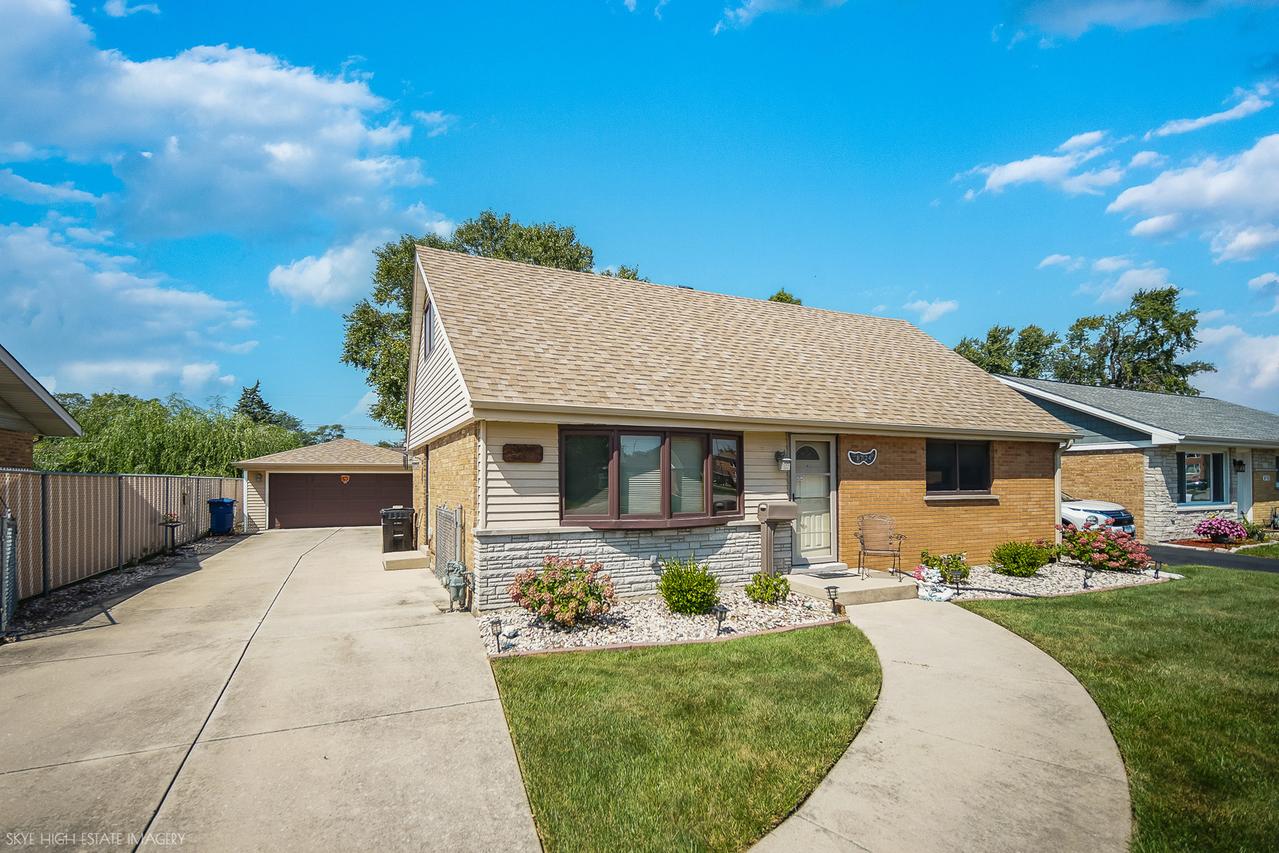 8724 Cranbrook Ln., Bridgeview, IL 60455