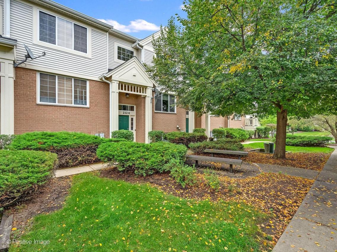 2124 W Concord Ln., Addison, IL 60101