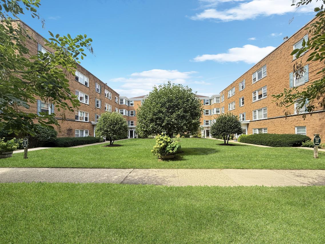 520 Michigan Ave. #1W, Evanston, IL 60202