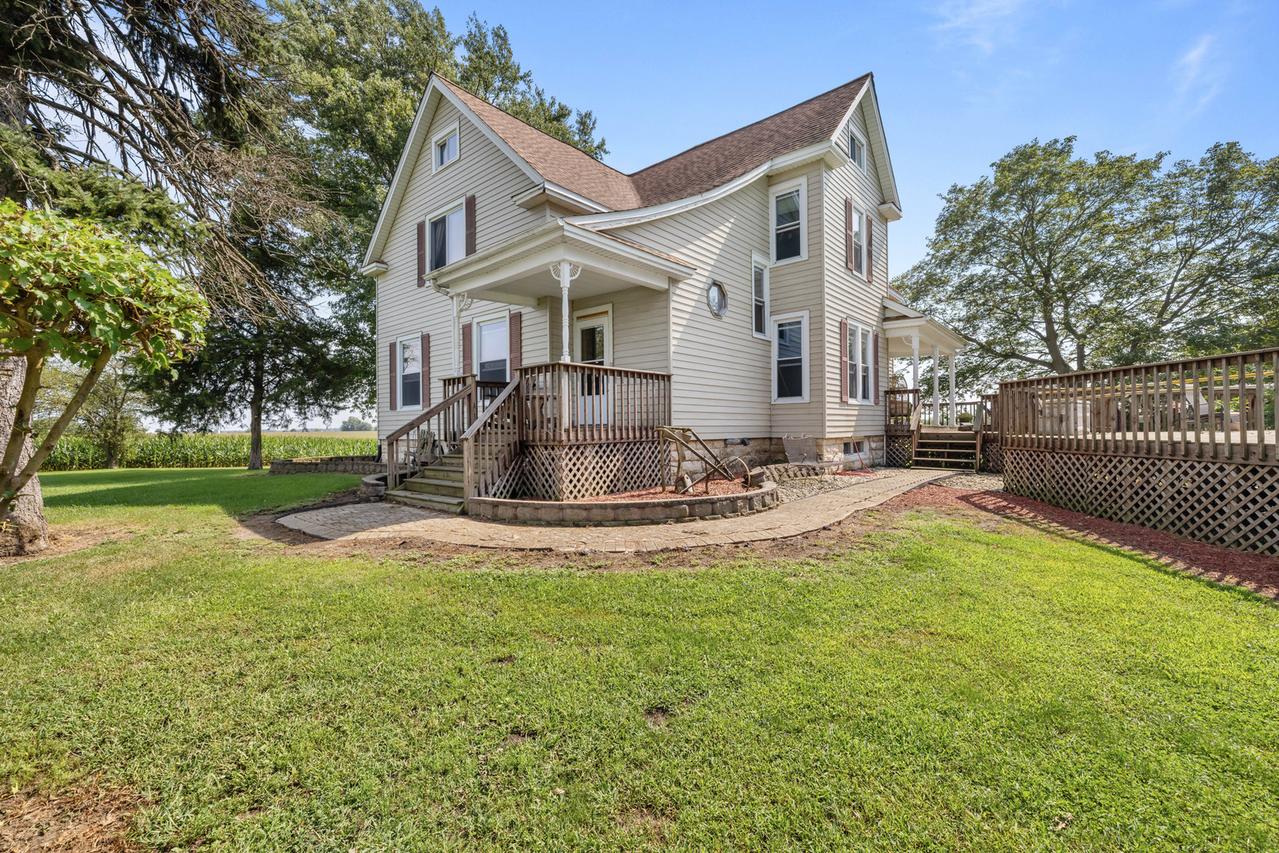 10724 Galena Rd., Bristol, IL 60512