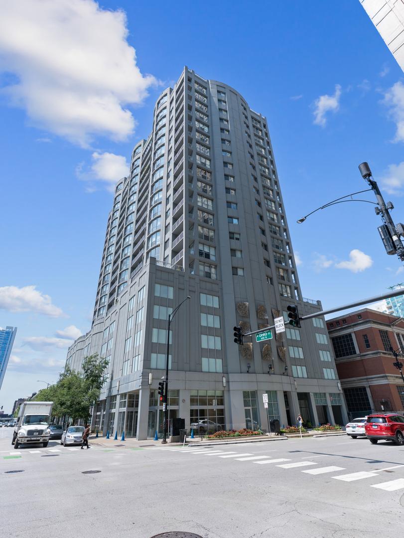 600 N Dearborn St. #602, Chicago, IL 60654