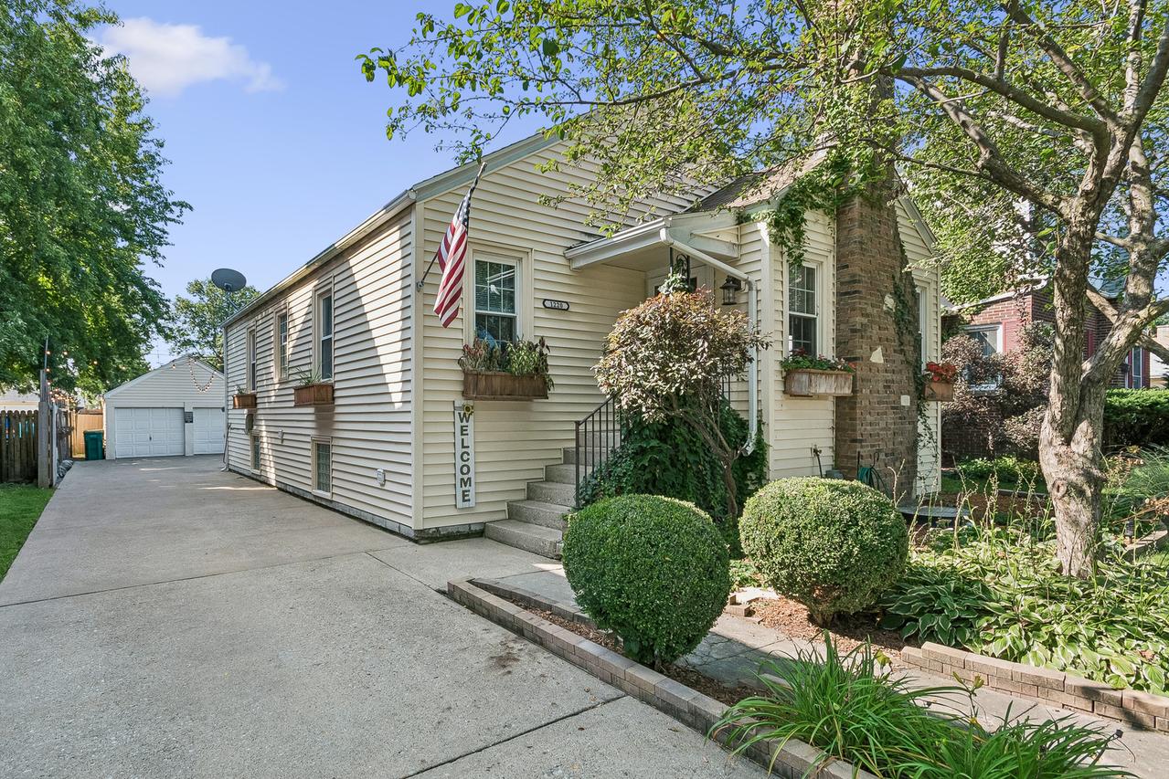 1220 Kenmore Ave., Joliet, IL 60435