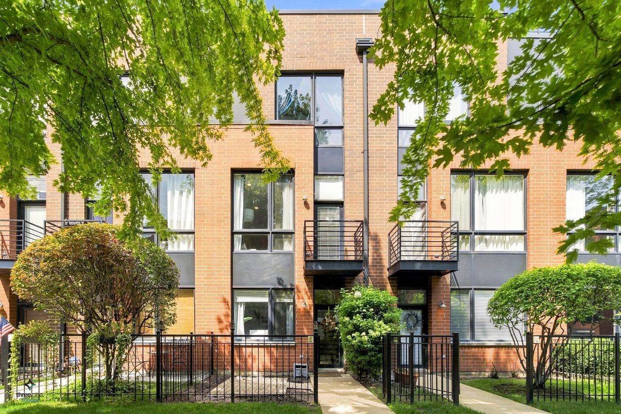 2341 W George St., Chicago, IL 60618