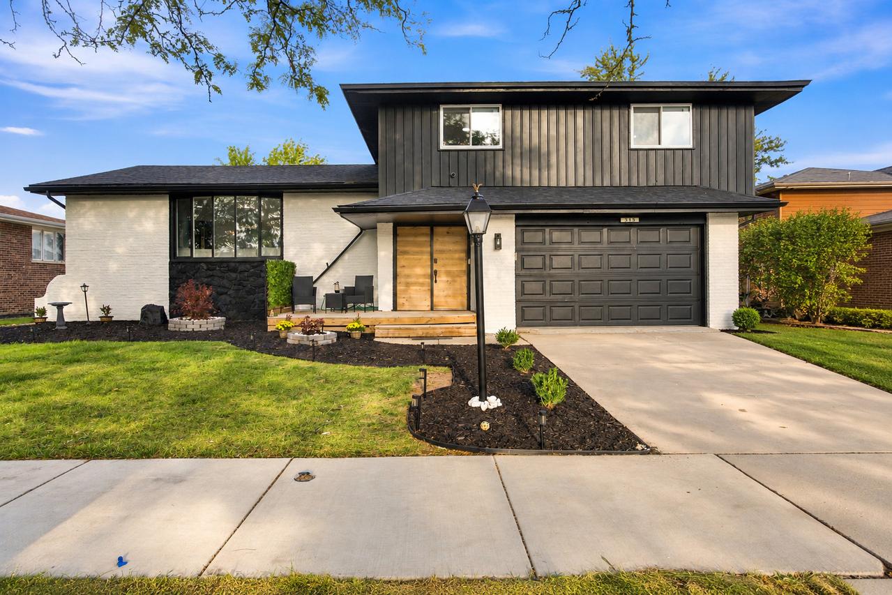 313 S Blackstone Ave., Glenwood, IL 60425
