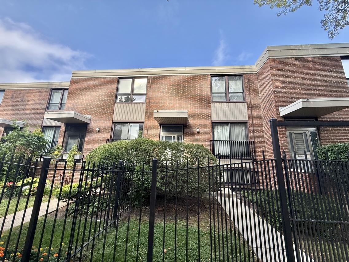 816 S Laflin St., Chicago, IL 60607