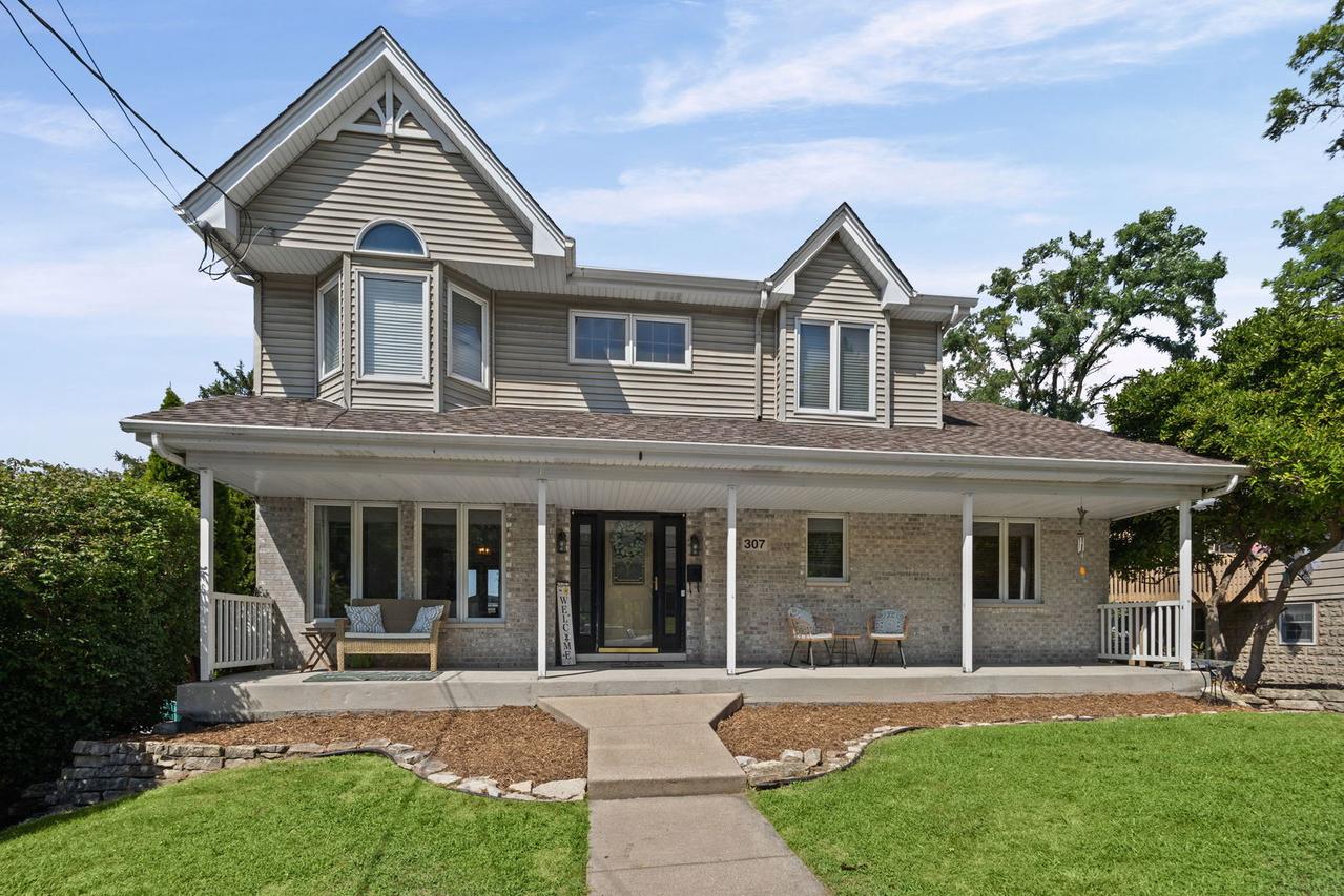 307 Cass St., Lemont, IL 60439