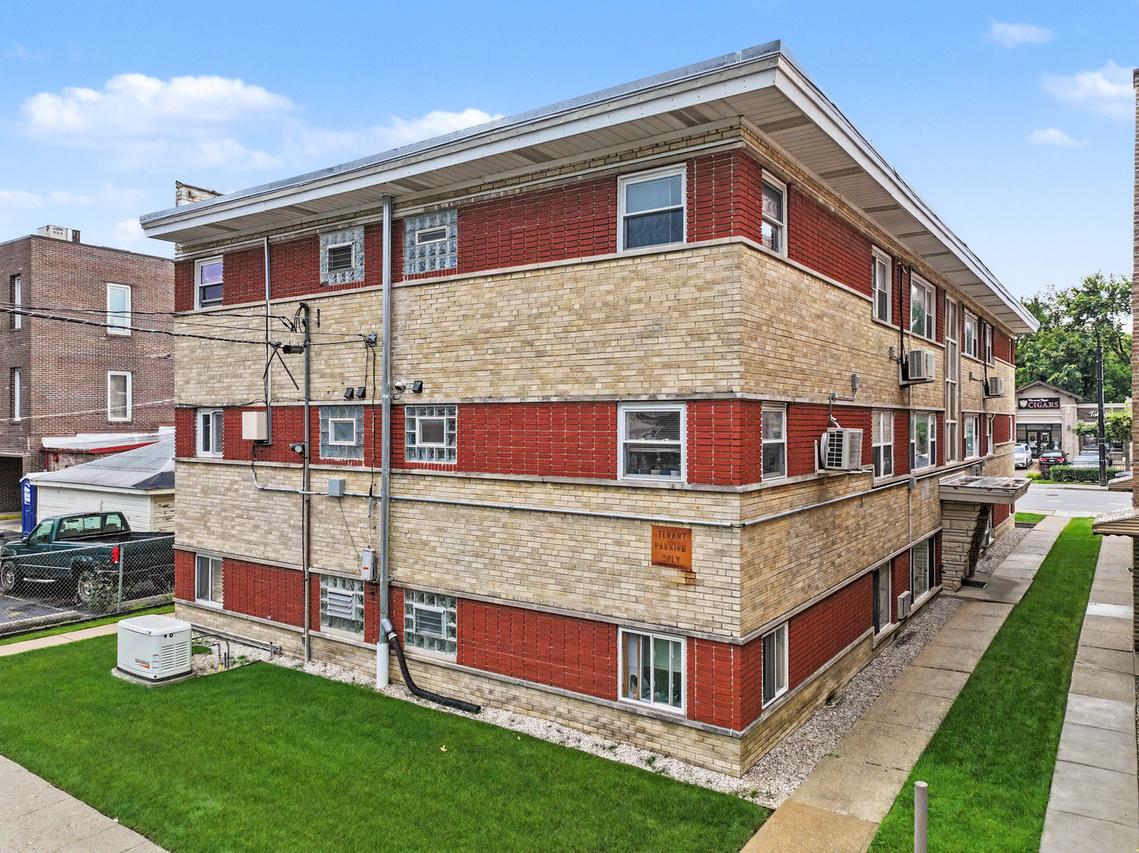 6043 N Northwest Hwy. #5, Chicago, IL 60631