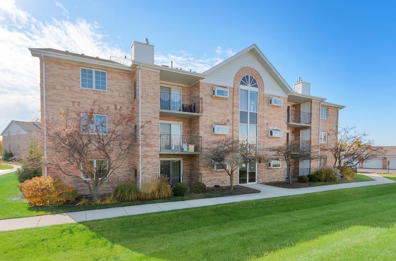 18302 Robin Ln. #D1, Homewood, IL 60430