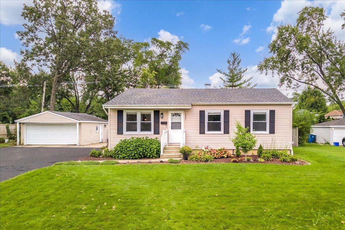 2921 Everglade Ave., Woodridge, IL 60517