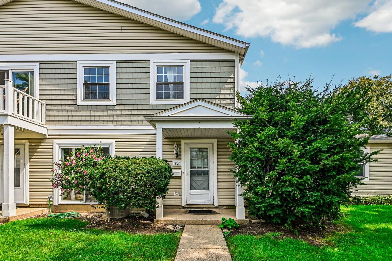 1205 Quincy Ct., Wheeling, IL 60090