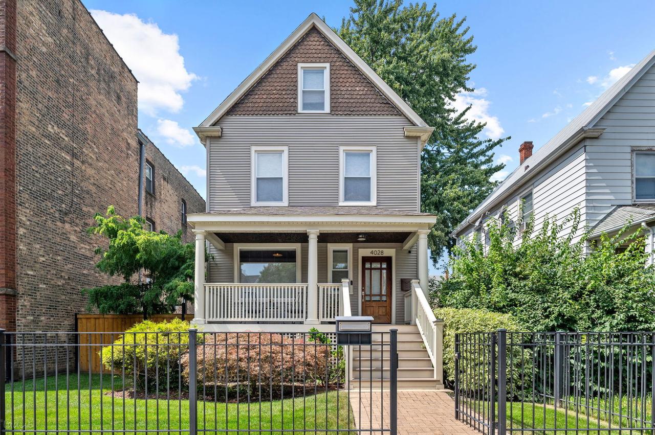 4028 N Central Park Ave., Chicago, IL 60618