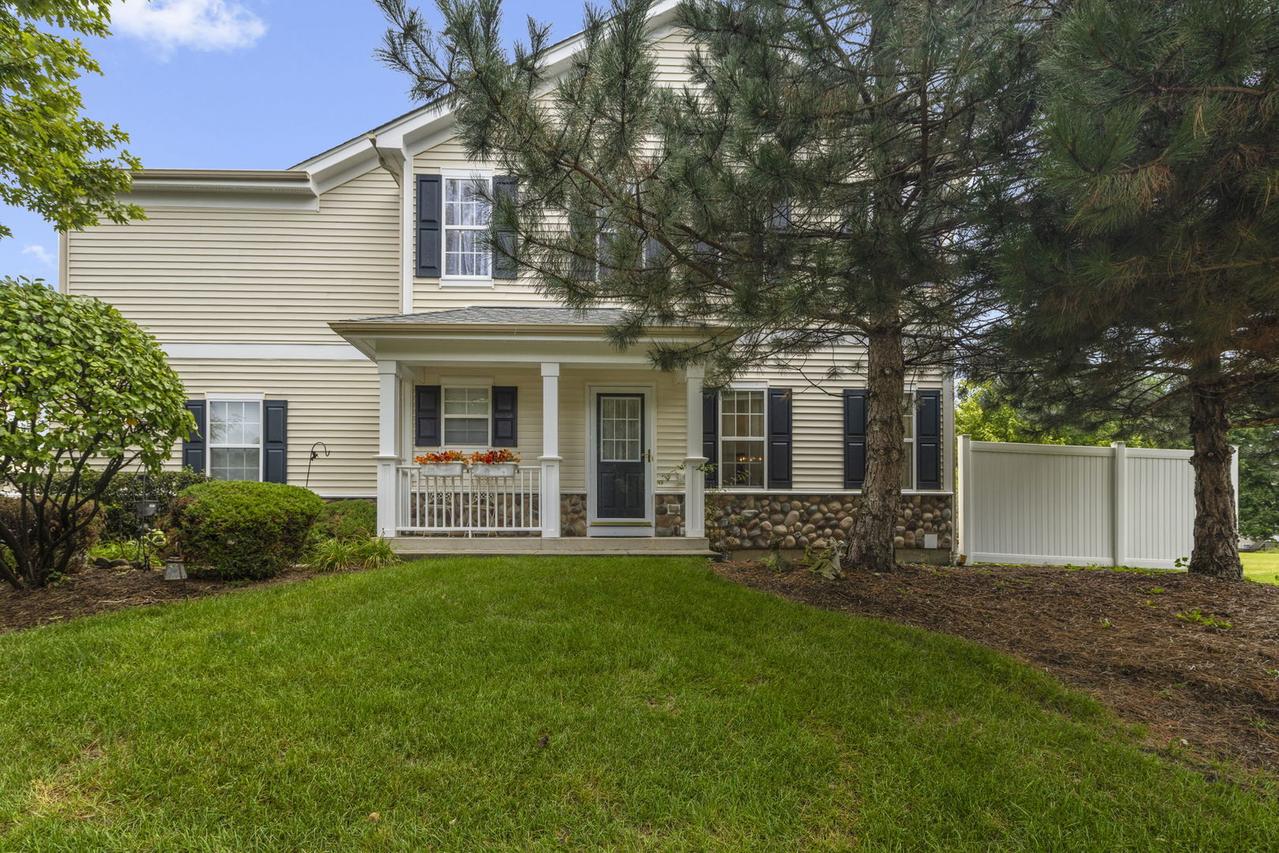 2702 Kendall Crossing, Mchenry, IL 60051