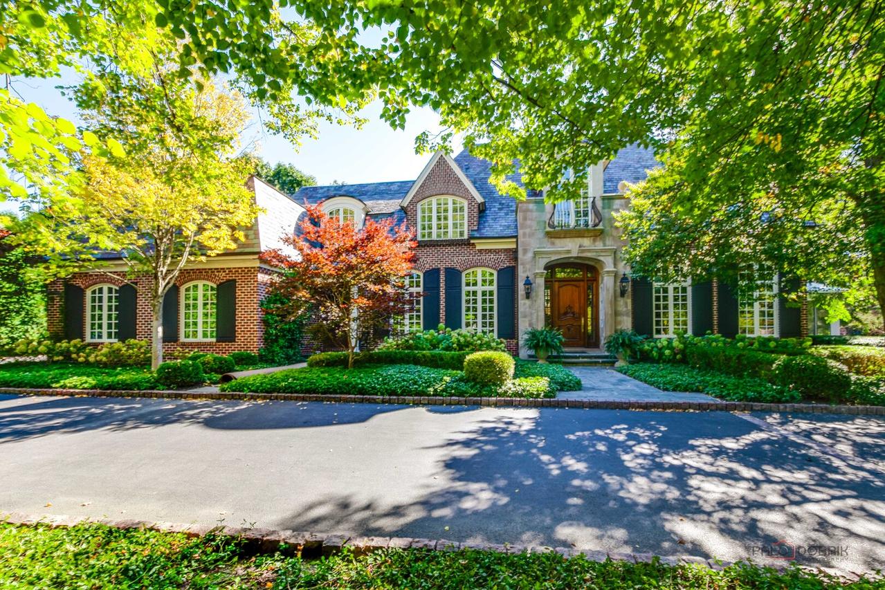 787 E Deerpath Rd., Lake Forest, IL 60045