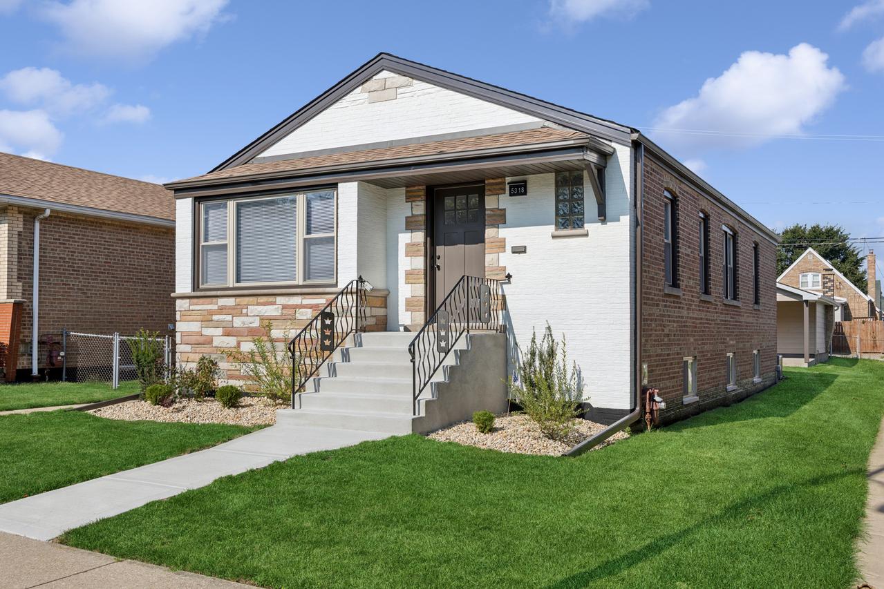 5318 S Narragansett Ave., Chicago, IL 60638