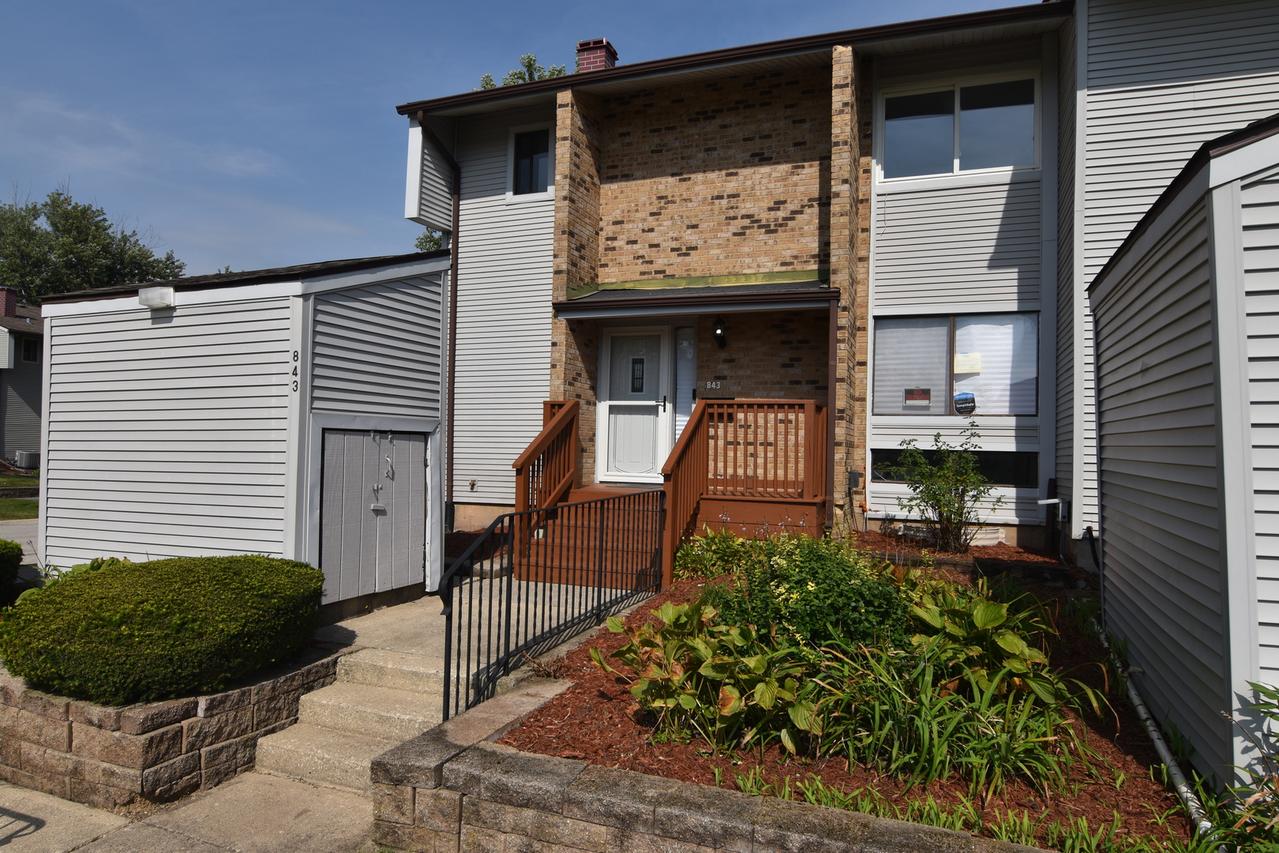 843 Oakside Ln., University Park, IL 60484
