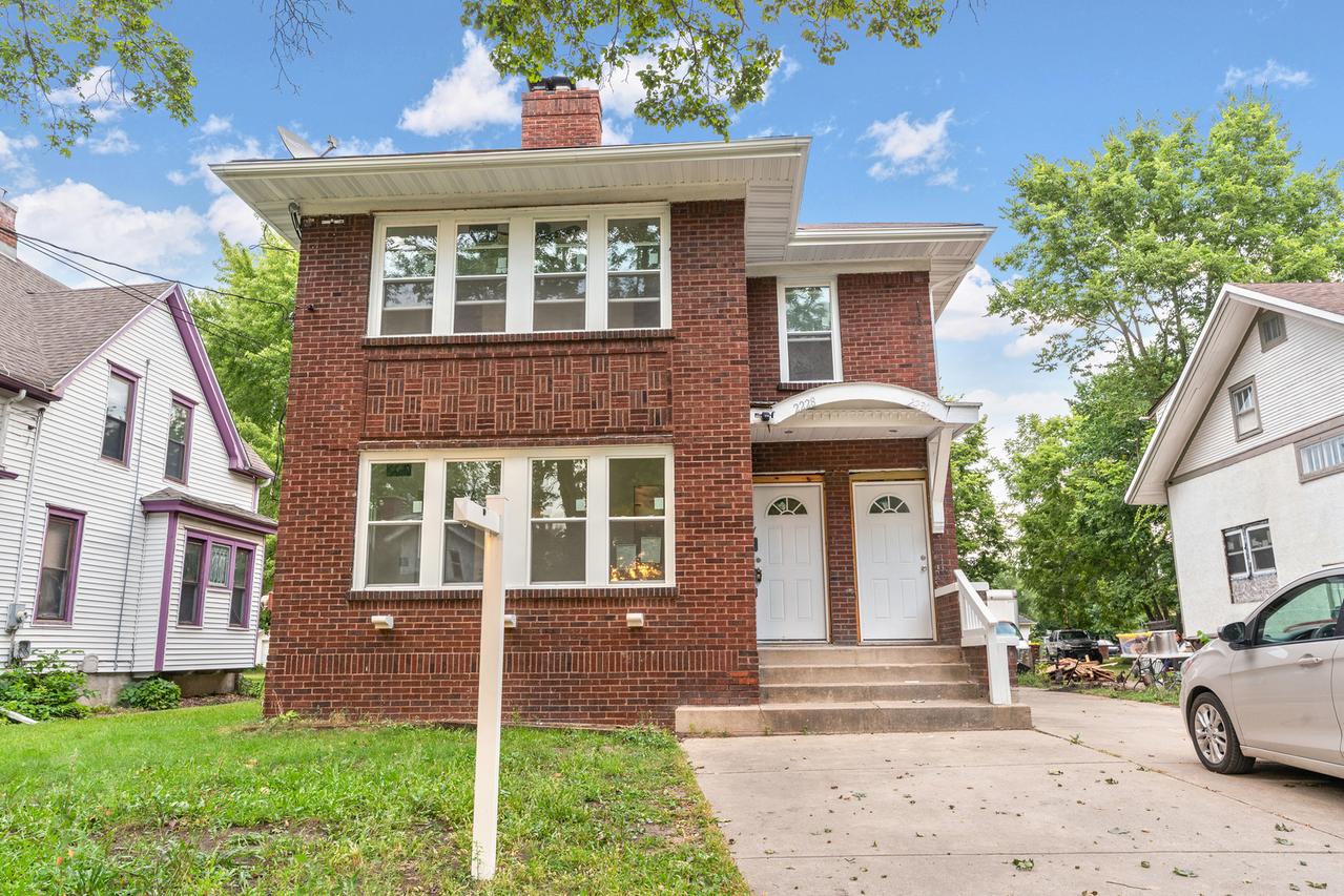 2230 10th St., Rockford, IL 61104