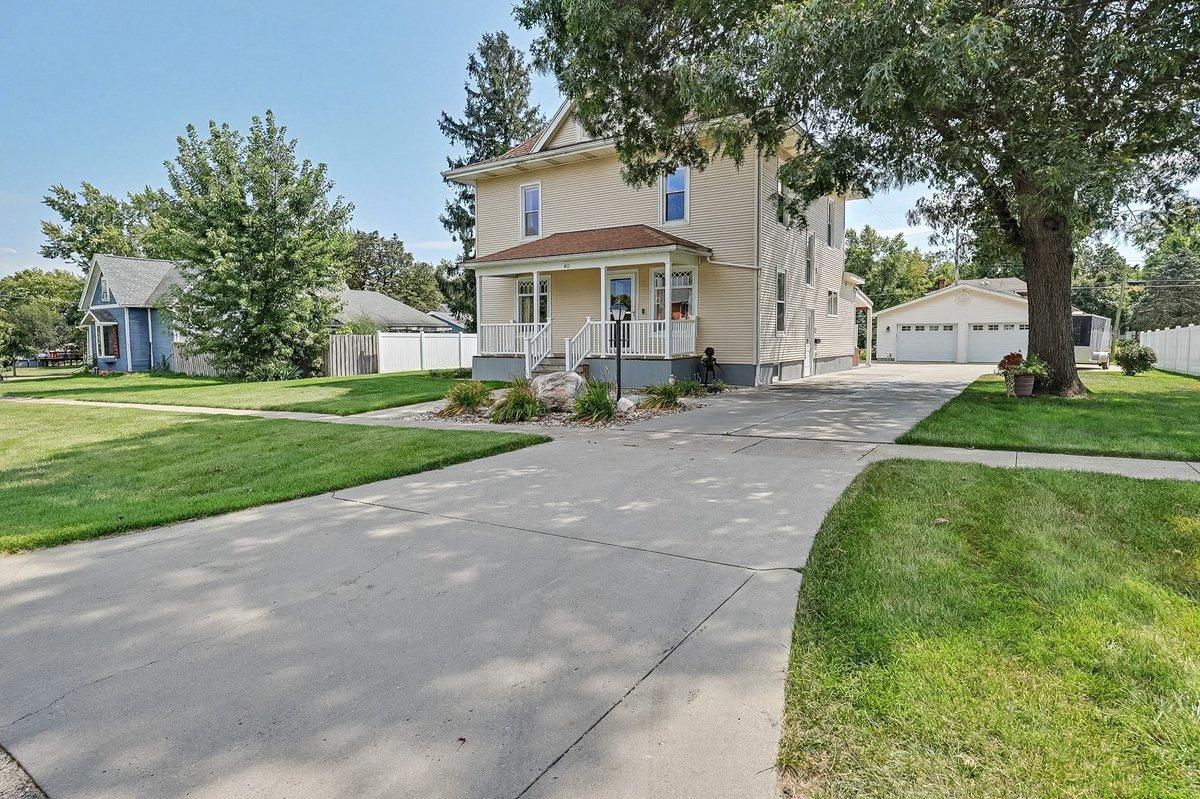 411 E Cherry St., Chatsworth, IL 60921