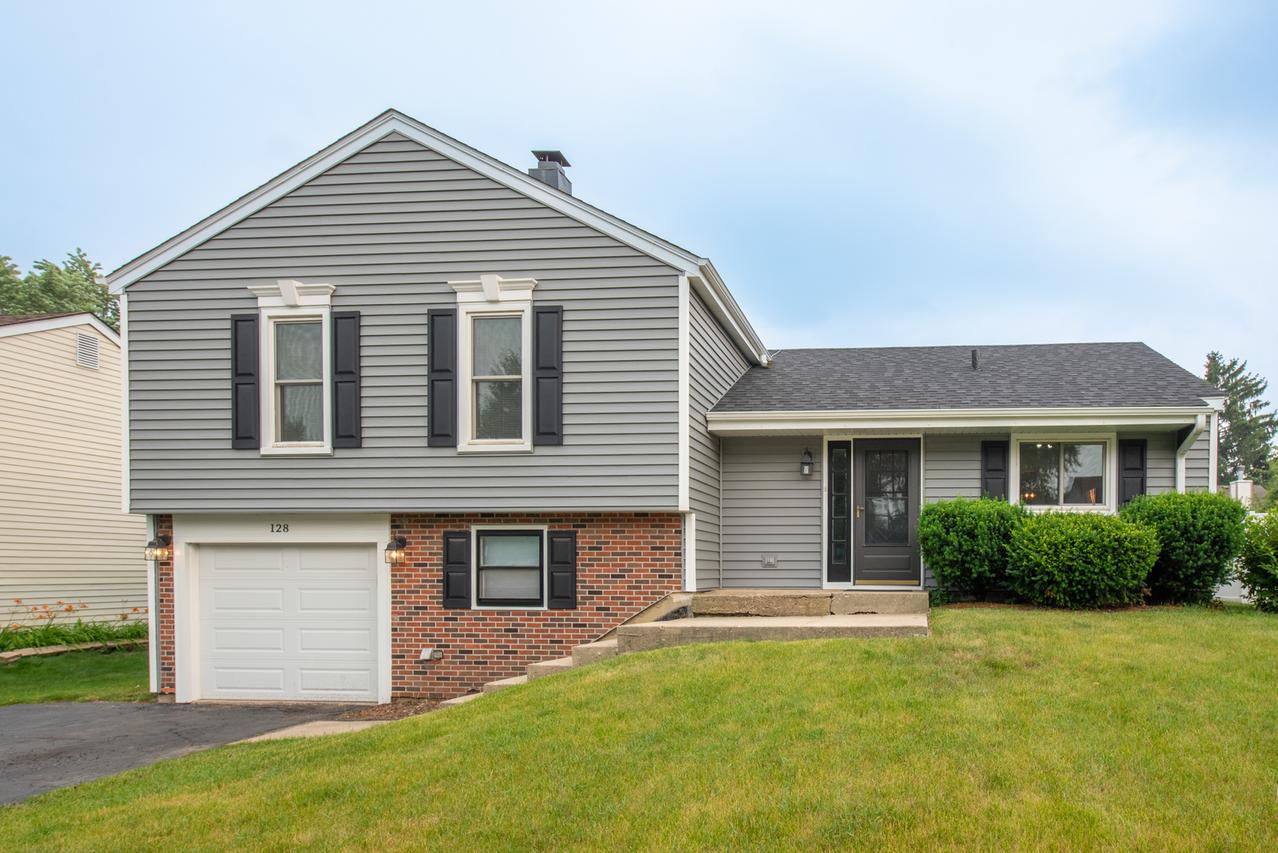 128 Sherman St., Bartlett, IL 60103
