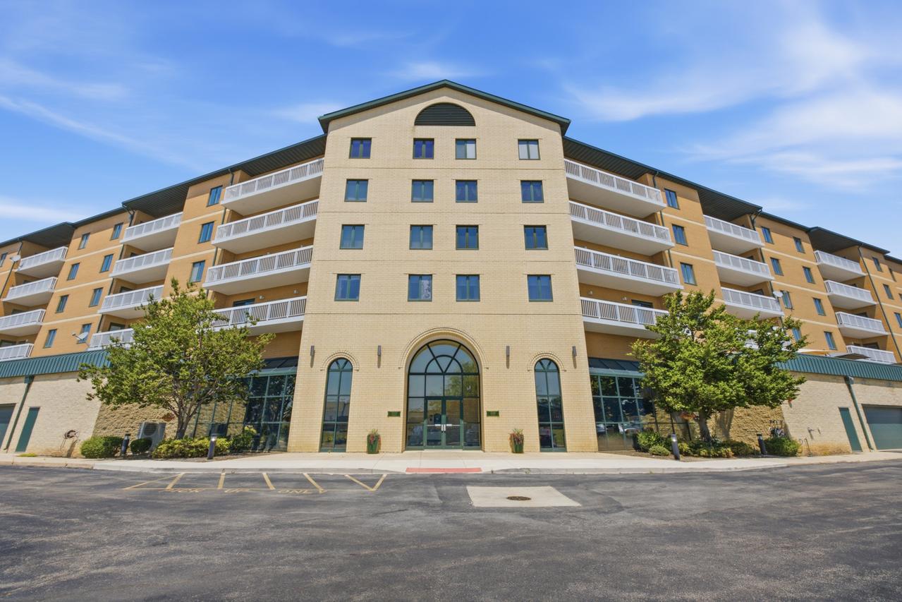1500 S Ardmore Ave. #611, Villa Park, IL 60181