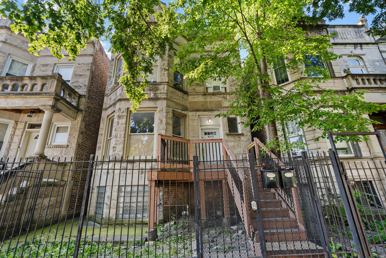 4319 W Jackson Blvd., Chicago, IL 60624