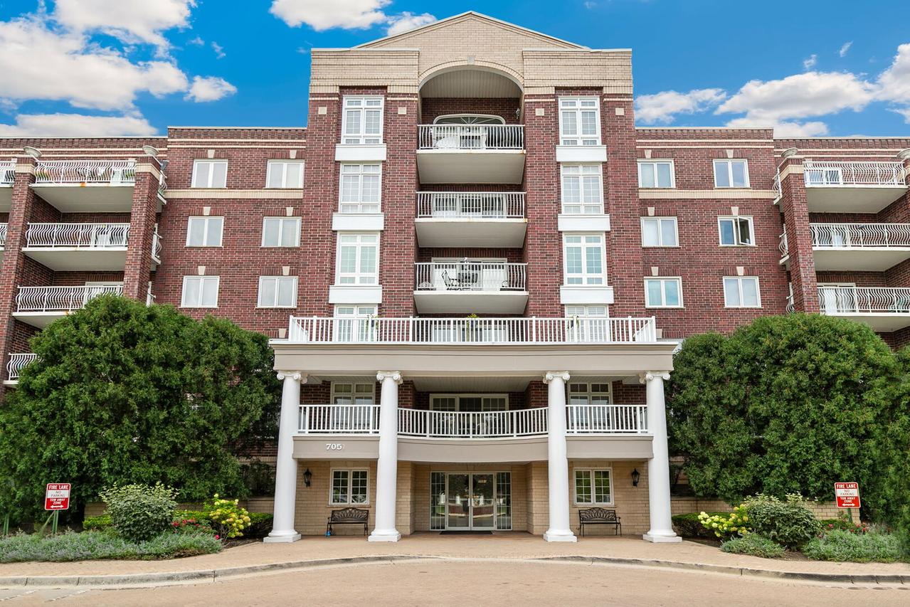 7051 W Touhy Ave. #604, Niles, IL 60714