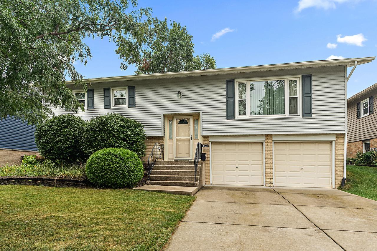 6141 Rob Roy Dr., Oak Forest, IL 60452