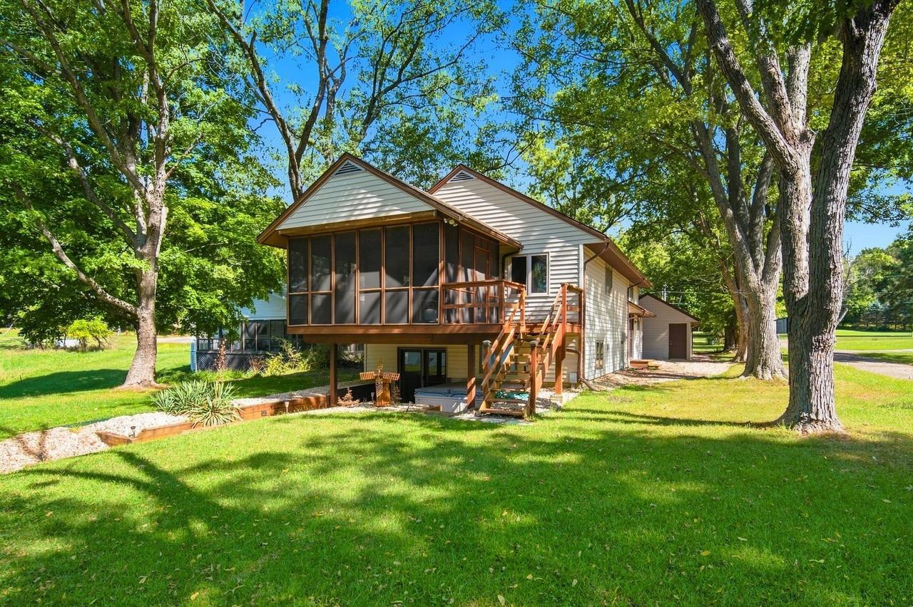 154 Beachview Ct., Varna, IL 61375