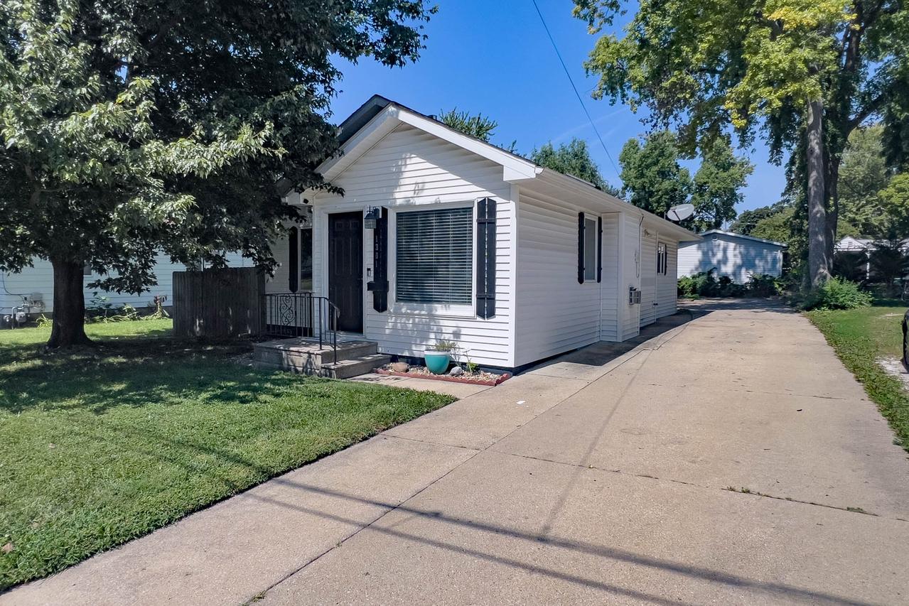 1301 W Wood St., Bloomington, IL 61701