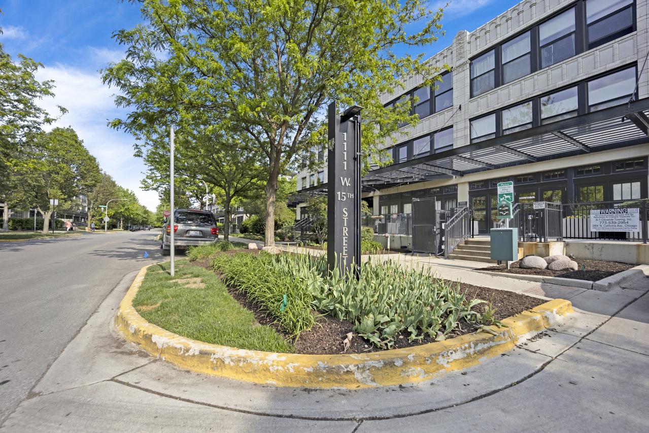 1111 W 15th St. #410, Chicago, IL 60608