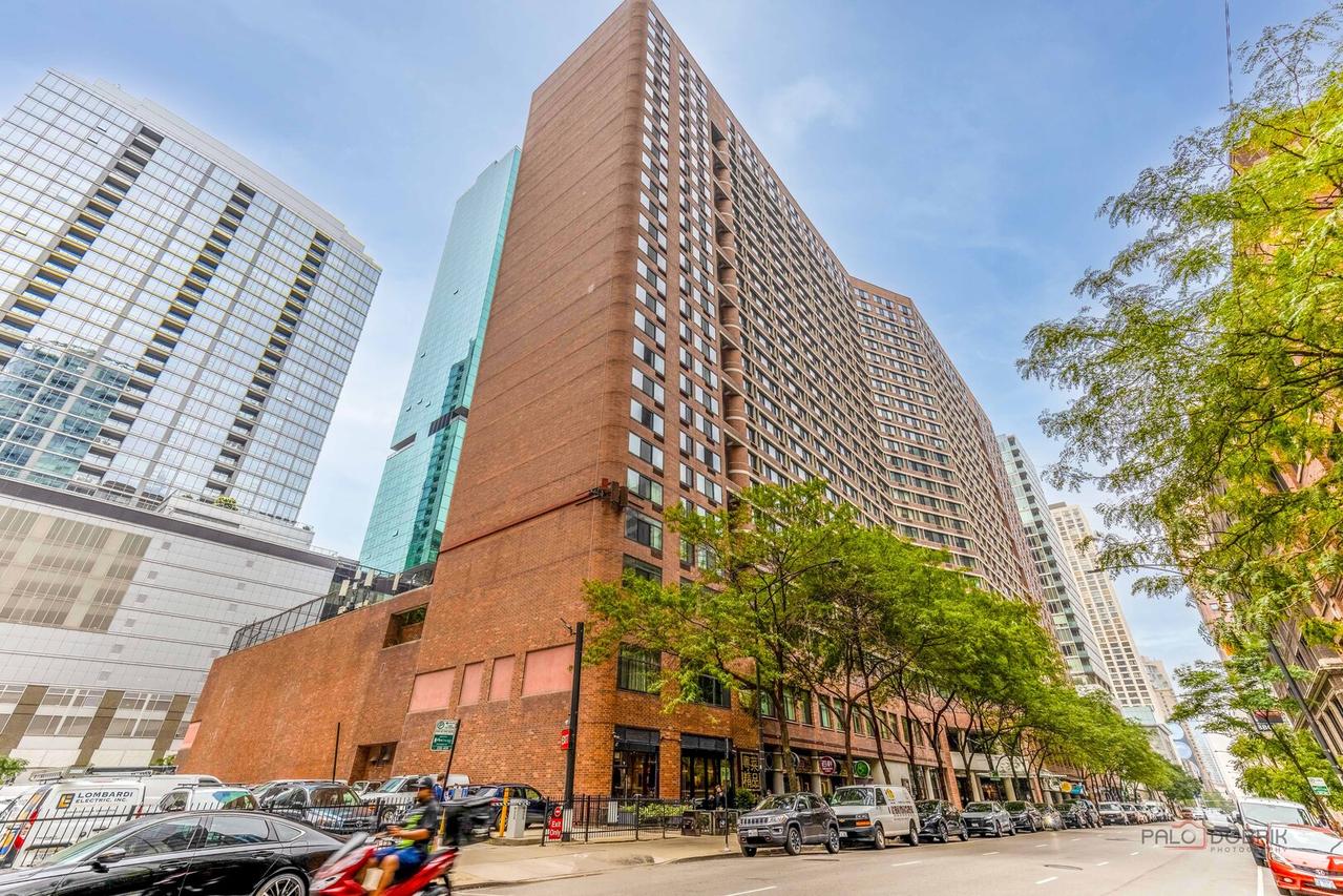 211 E Ohio St. #2015, Chicago, IL 60611
