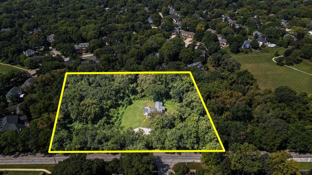 8S040 Olesen Dr., Naperville, IL 60540