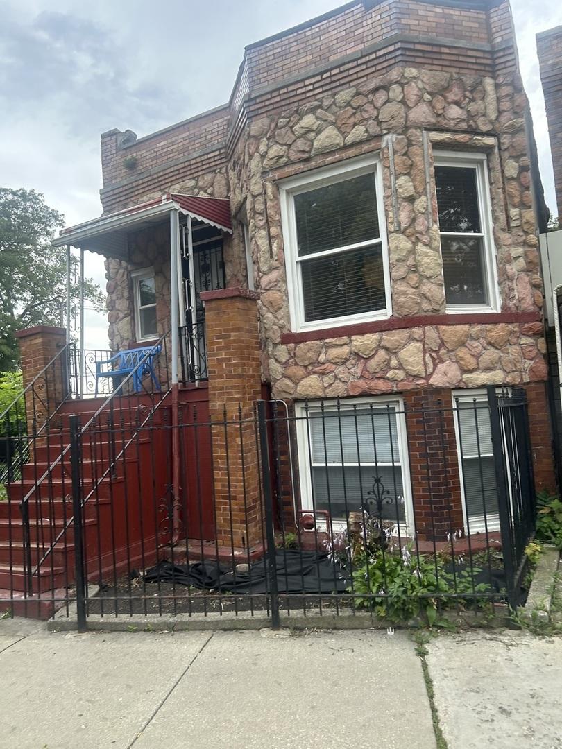 4041 W 5th Ave., Chicago, IL 60624