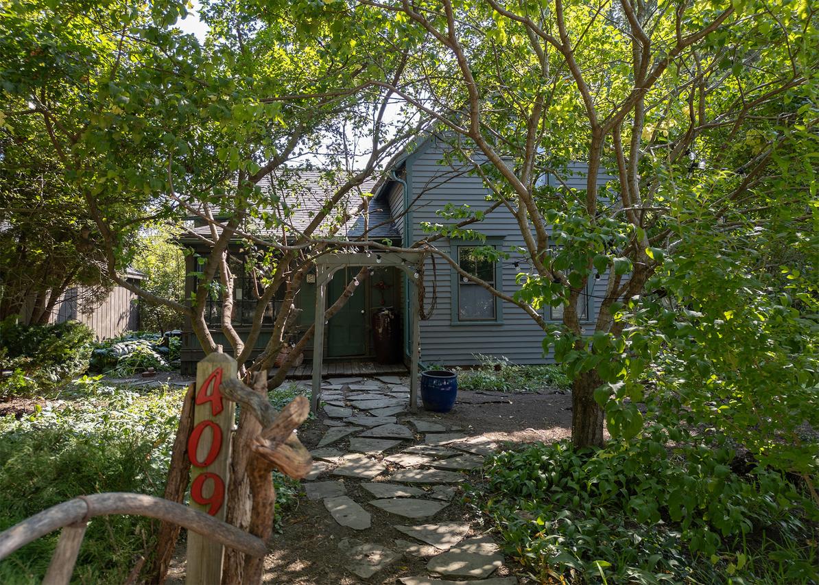 409 N Erickson St., Bishop Hill, IL 61419
