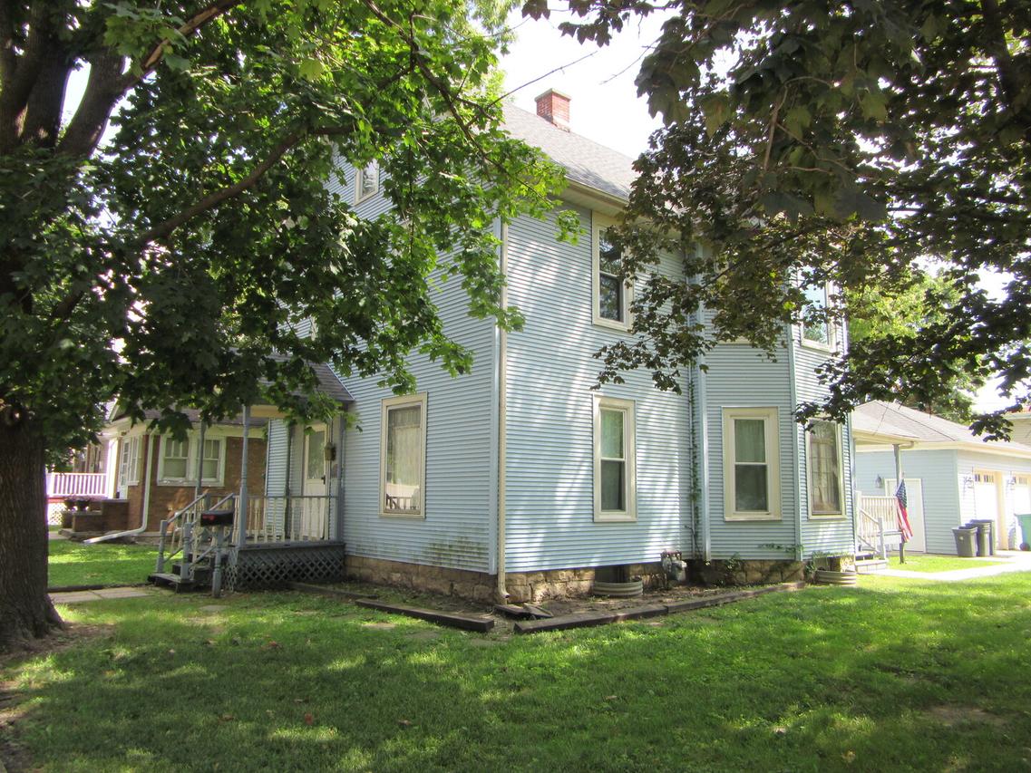910 Oneida St., Joliet, IL 60435