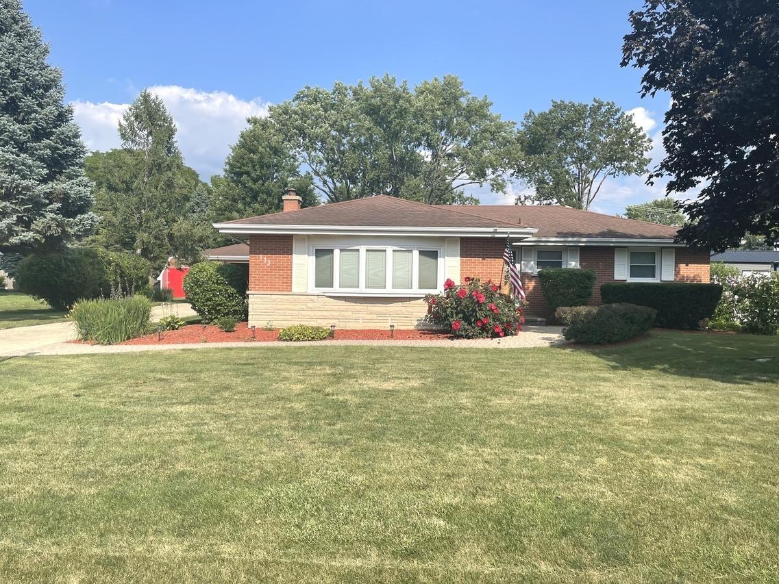 533 Woodview Ave., Elk Grove Village, IL 60007