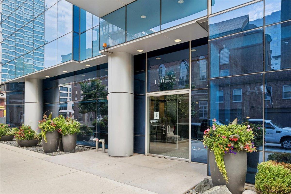 110 W Superior St. #1602, Chicago, IL 60654