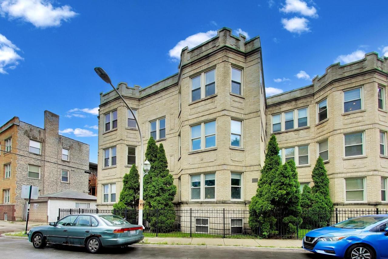 4852 N Sacramento Ave. #G, Chicago, IL 60625