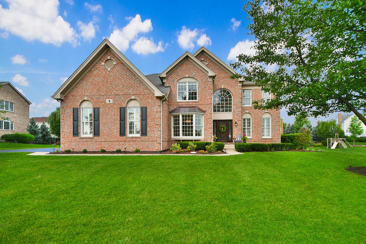 8 Prairie Landings Ct., Hawthorn Woods, IL 60047