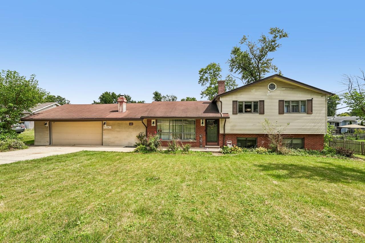 2N435 Pleasant Ave., Glen Ellyn, IL 60137