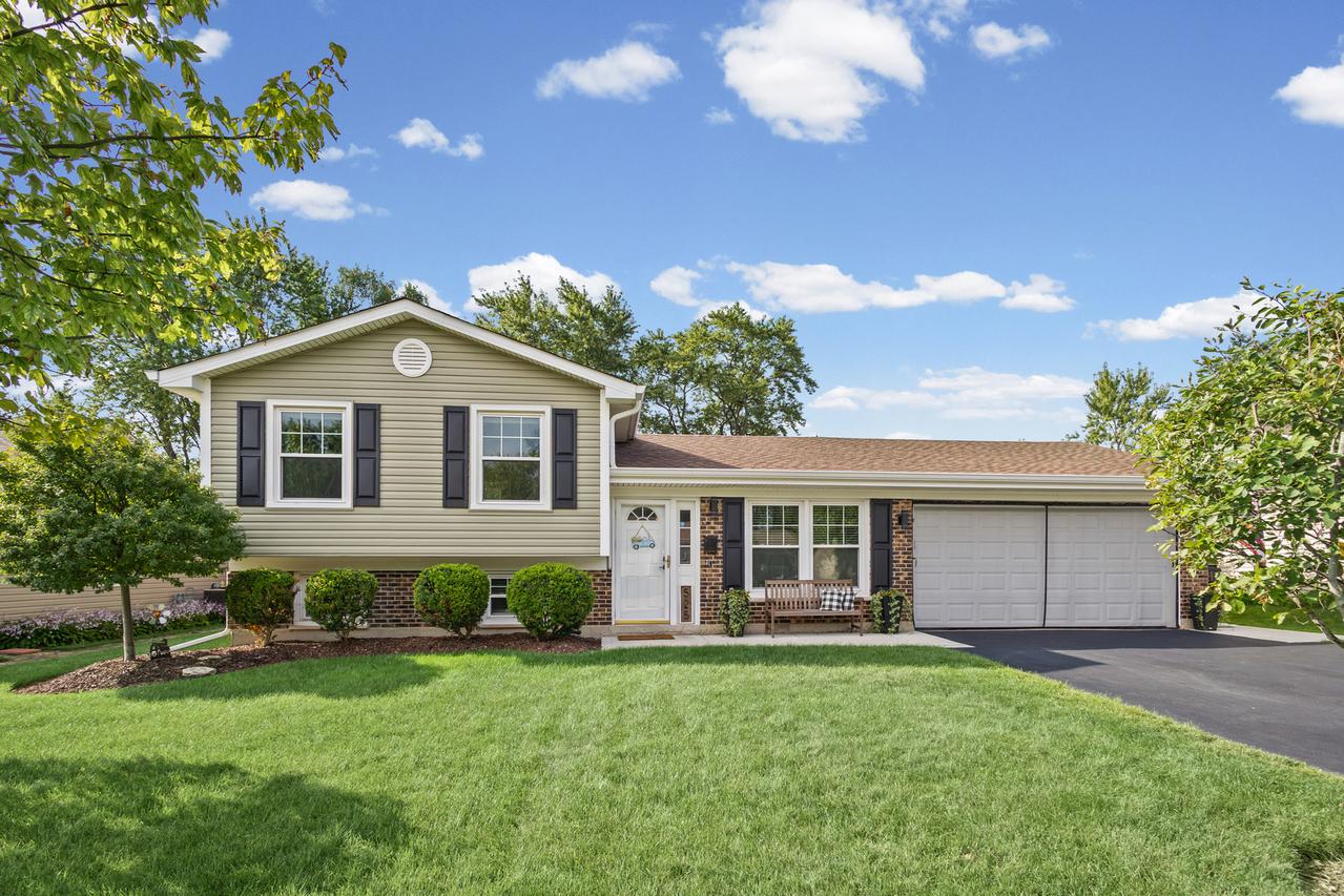 525 Ginger Tr., Lake Zurich, IL 60047