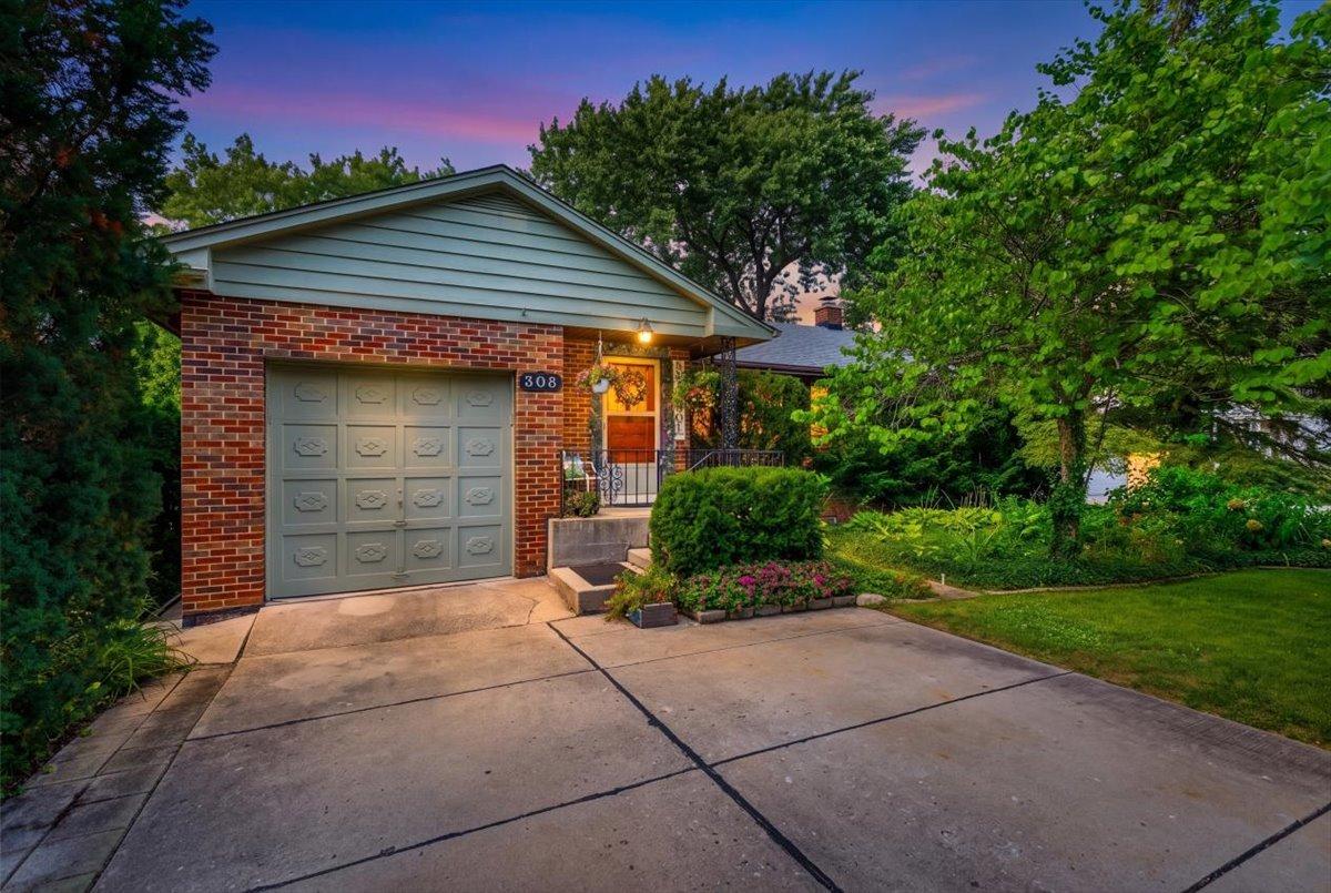 308 Sheldon Ave., Downers Grove, IL 60515